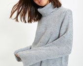 Pilkas megztinis 
