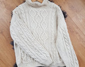 Baltas šiltas oversized megztinis
