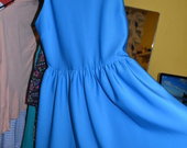 Mėlyna, žavi suknelė
