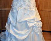 Didelio dydzio vestuvine suknele
