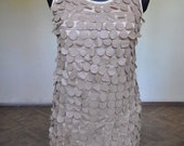 sviesi kuno spalvos suknele su odos gabaliukais