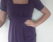 graži violetinė suknelė