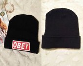 juoda Obey kepurė