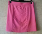 Trumpas rožinis sijonas