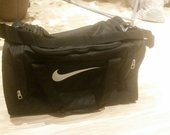 Naujas Nike juodas sportinis krepšys / tašė