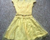Geltona suknele