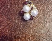 auksinis auskariukas su perlais