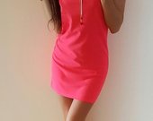 Trumpa rožinė suknelė su pakabuku
