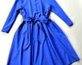 Stilinga mėlyna suknelė