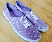 Violetiniai lengvi sportbatukai