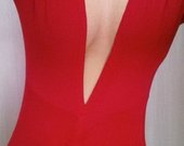 raudona sexy suknelė