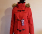 Raudonas šiltas bershka paltukas