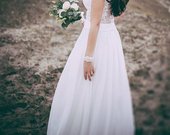 Vestuvinė šilko suknelė su tiulio detalėmis
