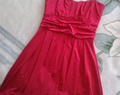 Raudona suknelė 
