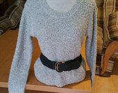baltas minkštas megztinis