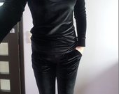 Juodas Lietuviu dizaineriu laisvalaikio kostiumas