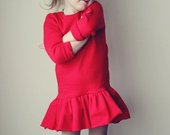 grazi ryski raudona suknele mergaitei