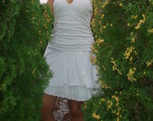 Graži, balta suknelė