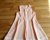 Svelniai rozines spalvos suknele