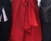 Raudona zara suknelė