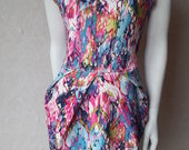 Stilinga tapyto rašto suknelė