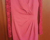 Ryškiai rožinė klasikinė suknelė