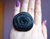 juoda rožė