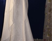 Skubiai nauja šikinė vestuvinė suknelė iš Anglijos