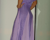 Alyvinės spalvos suknelė