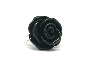 Rankų darbo žiedas - juoda rožė