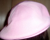Rožine vasarine kepurėlė su snapeliu