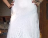 balta suknele 