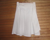 Nerealus baltas sijonas
