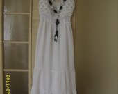 balta nuostabi suknele