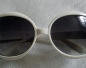 Balti akiniai nuo saulės