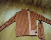 ryzos spalvos vilnonis megztinis