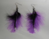 Violetiniai juodi plunksnų auskarai