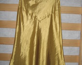 Aukso spalvos sijonas