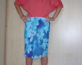 mėlynas gėlėtas sijonas