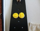 auskarai prie ausies geltonos rožytės