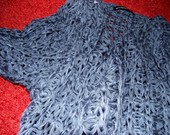 Melynas nertas megztinis