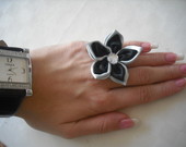 Žavus Black&Grey Flower Žiedukas