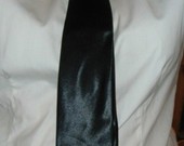 Kaklaraištis su kaukole