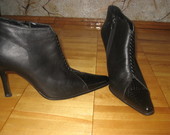 juodi batai