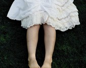 Balta neriniuota madinga ir išskirtinė suknelė