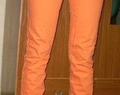 Orandžiniai džinsai