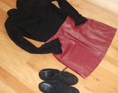 Vintage raudonas odinis sijonukas