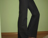 Platėjančios stilingos kelnės-džinsai