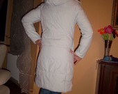Moteriskas baltas paltukas