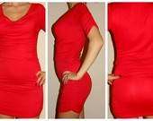 Ryškiai raudona mini suknelė